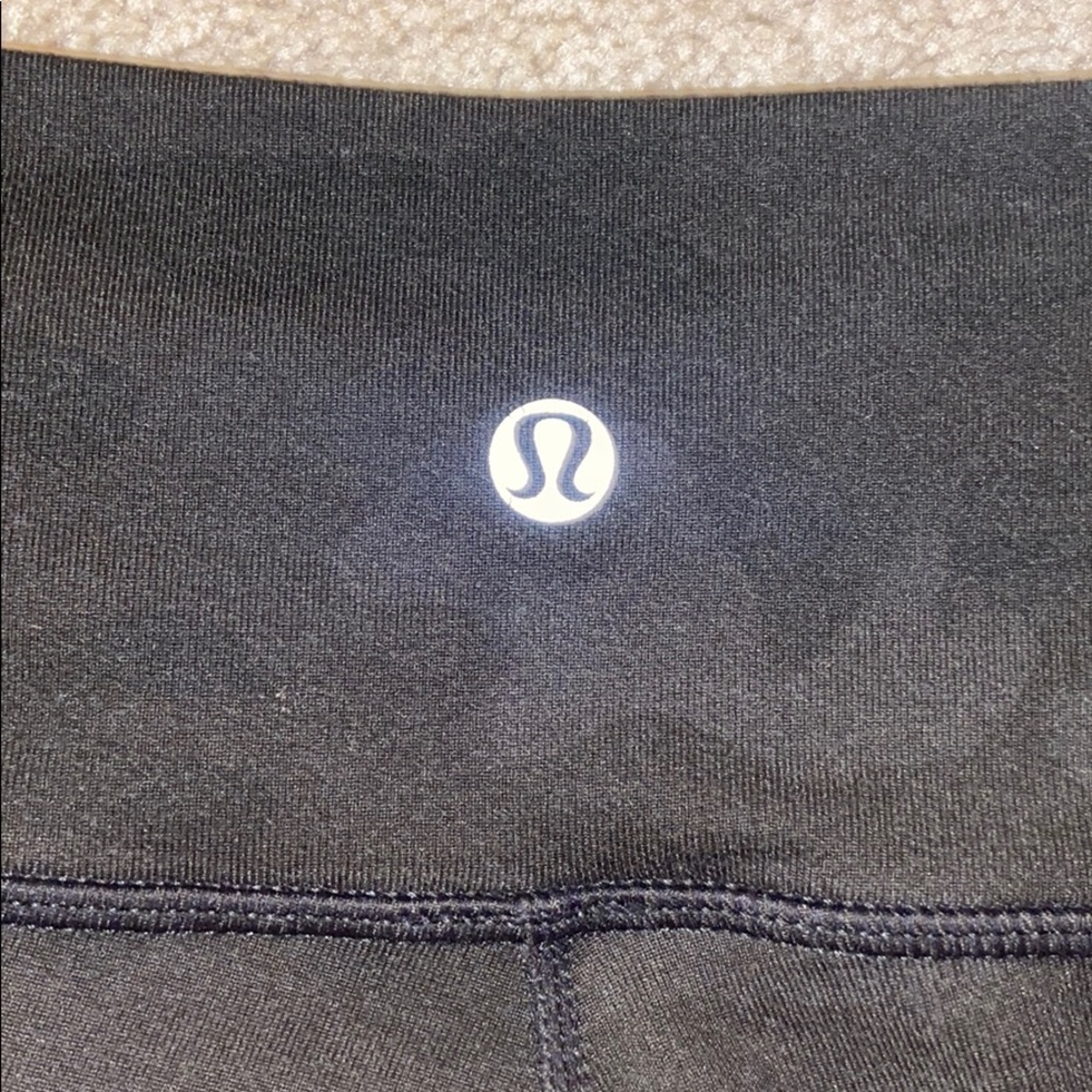 Lulu Camo Cropped Legging - Picture 4 of 5